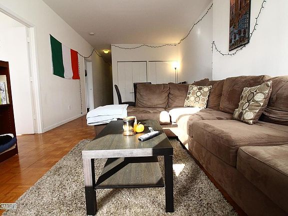 3rd image of 301 W 21st St APT 4F