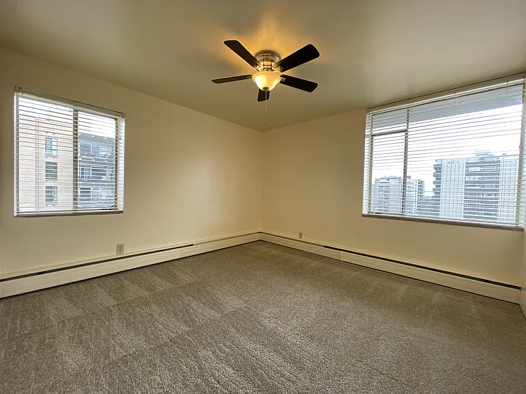Executive House — Photo 8