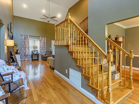 4th image of 9 Breckenridge Dr