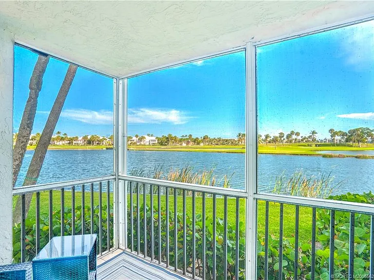 5601 NE Gulfstream Way — Photo 25