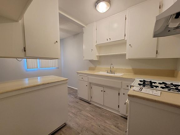 3rd image of 595 Buckeye St #8