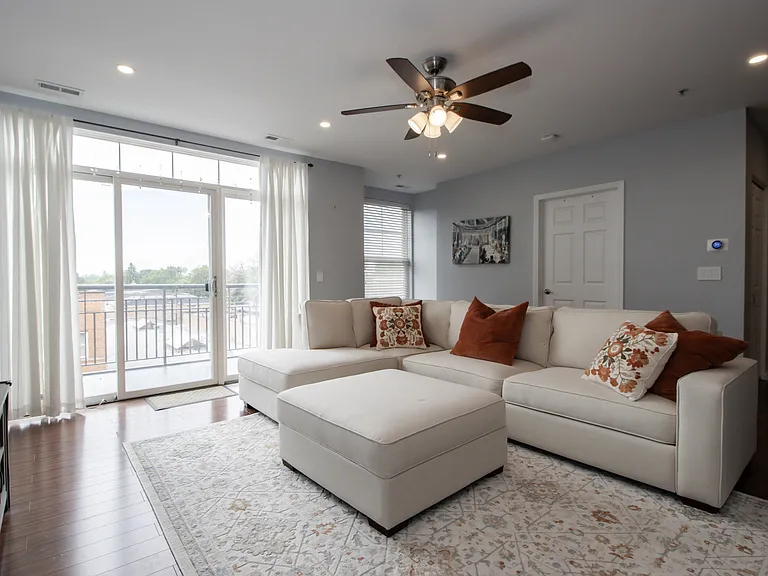 7243 Madison St #415 — Photo 11