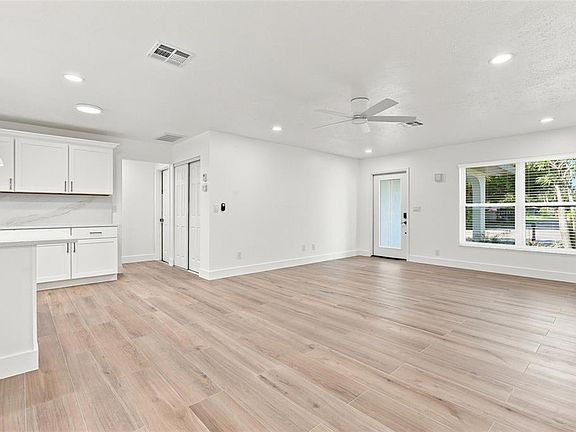 4th image of 2881 POPPY ROAD
