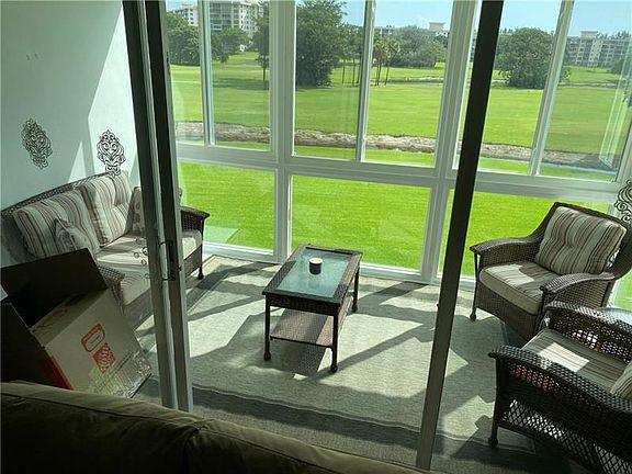 4th image of 2851 S Palm Aire Dr APT 303