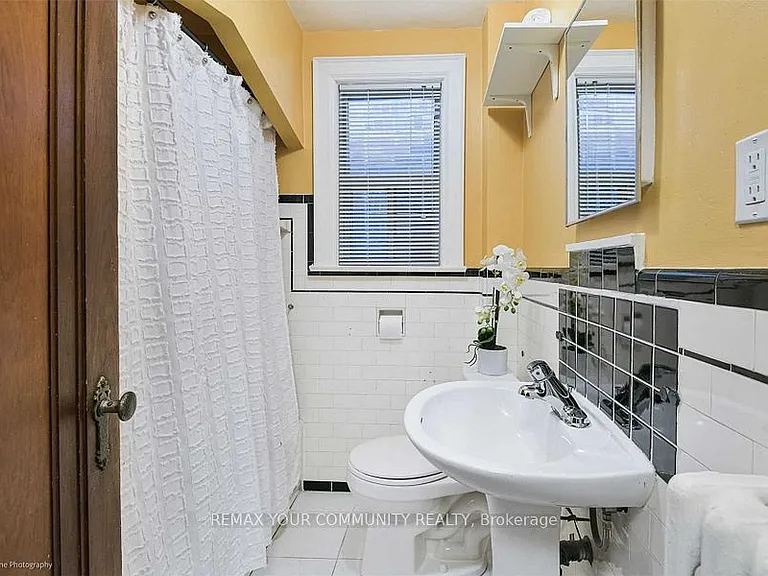 26 Elmsdale Rd W — Photo 11