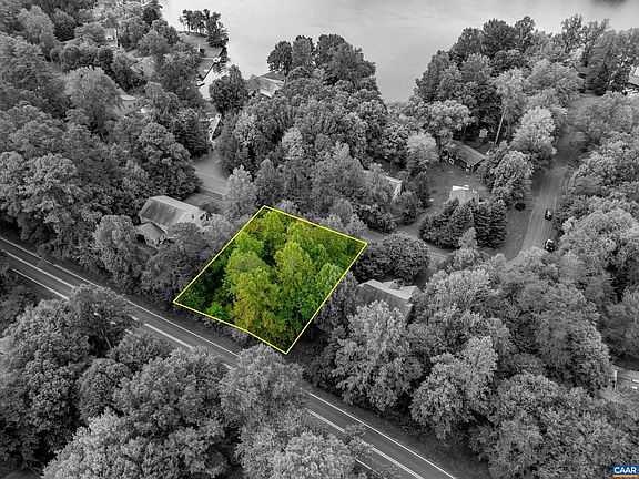 2nd image of 927 Jefferson Dr E