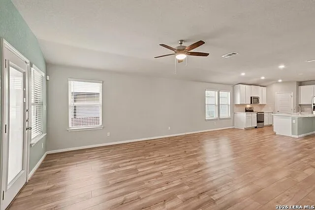 307 Goodfella Ave — Photo 7