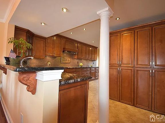 3rd image of 1 Canterbury Ct