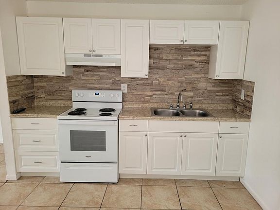 2nd image of 10415 Alma St APT A