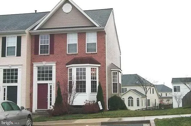 4 bed, 3.5 bath, 2400 sqft, $1,450 — Photo 1