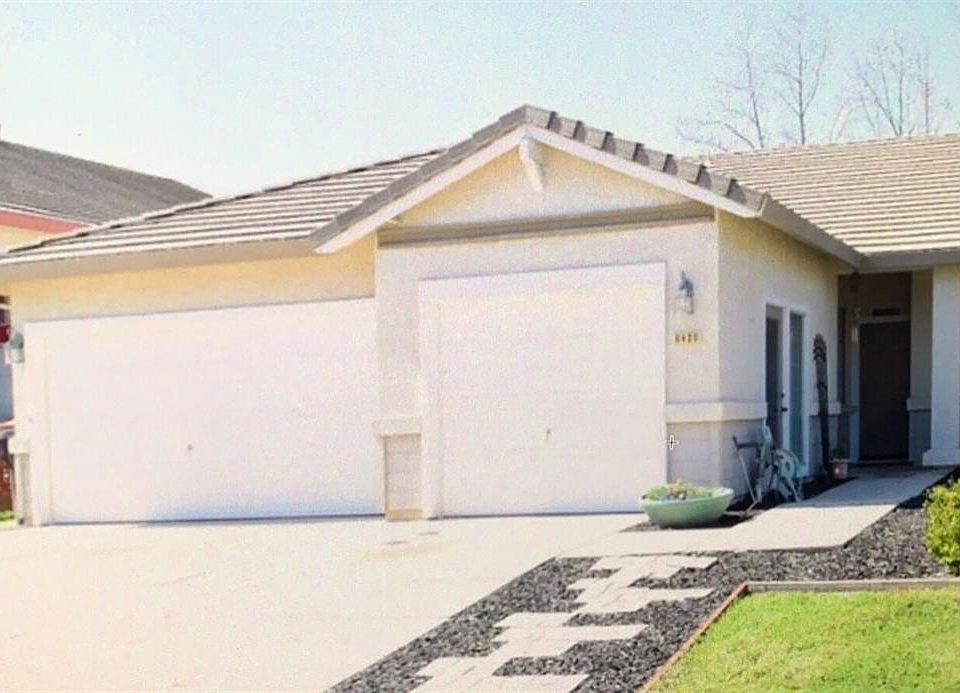 2nd image of 8420 Winterberry Dr