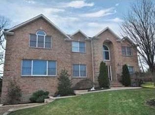 39 Stratton Dr, Wayne, NJ 07470