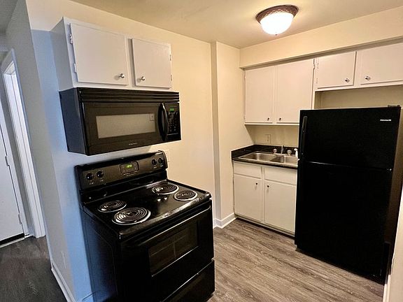3rd image of 320 W Grace St #B-d