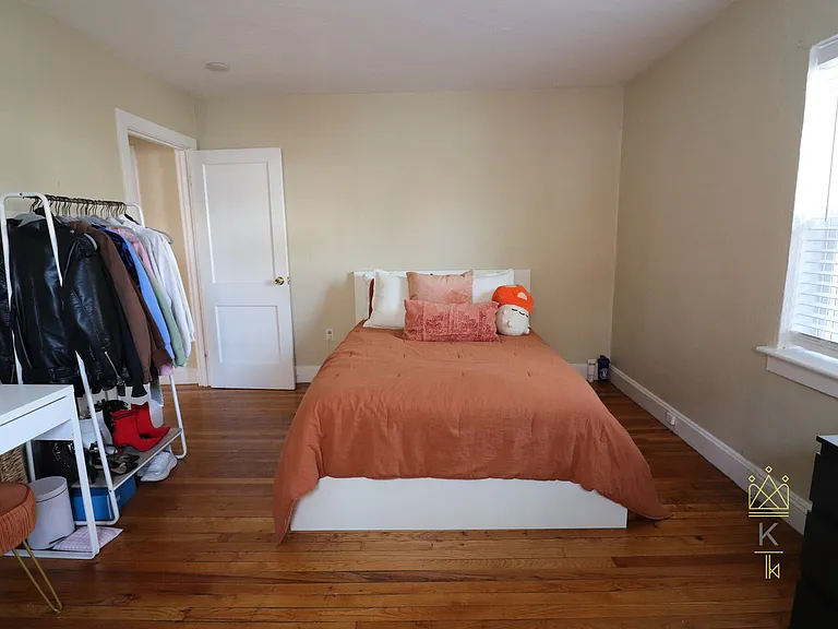 34 Beechcroft St #2 — Photo 11