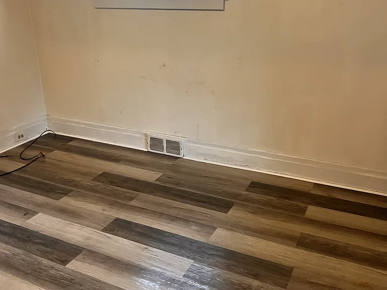 556 18th St #1 — Photo 3