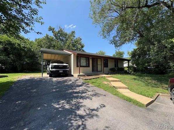 34 Orchard Hills Dr, Saint Peters, MO 63376
