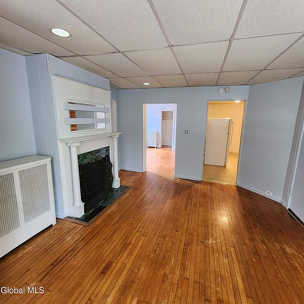 3rd image of 836 Union Street