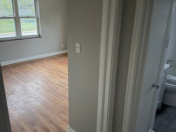 4th image of 5205 Southern Blvd #5