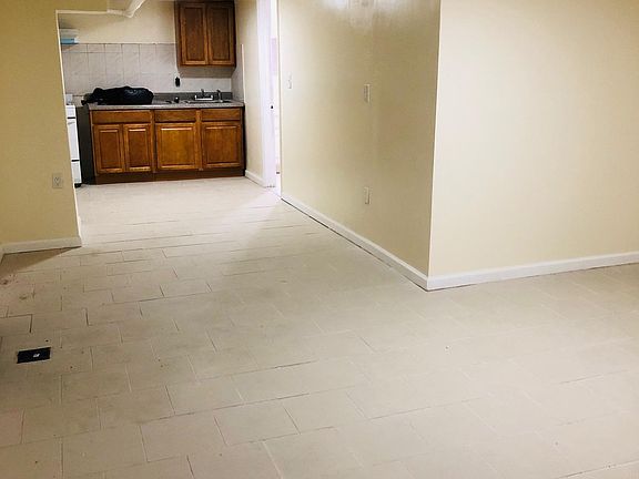 2nd image of 1934 University Ave APT B1