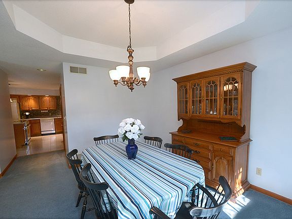 5th image of 2827 Emerald Dr