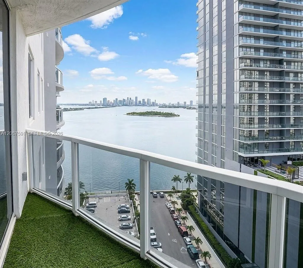 23 Biscayne Bay Condo — Photo 1