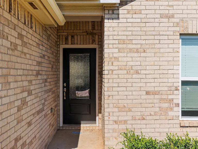 1712 Amaranth Ln — Photo 3