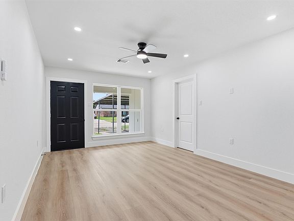 5th image of 3017 Cedarcrest Dr