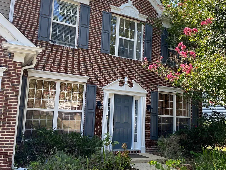 518 Sherwood Forest Pl — Photo 2