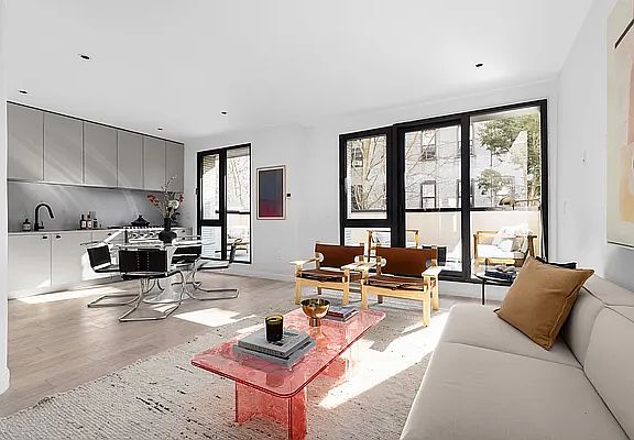 3rd image of 84 Meserole Ave #2