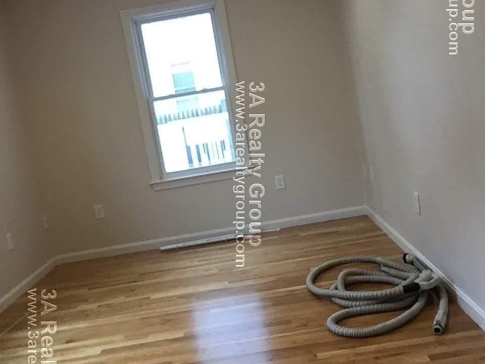 2nd image of 12 Goddard St
