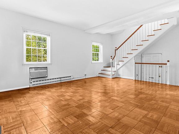 4th image of 3452 Gunston Rd #727