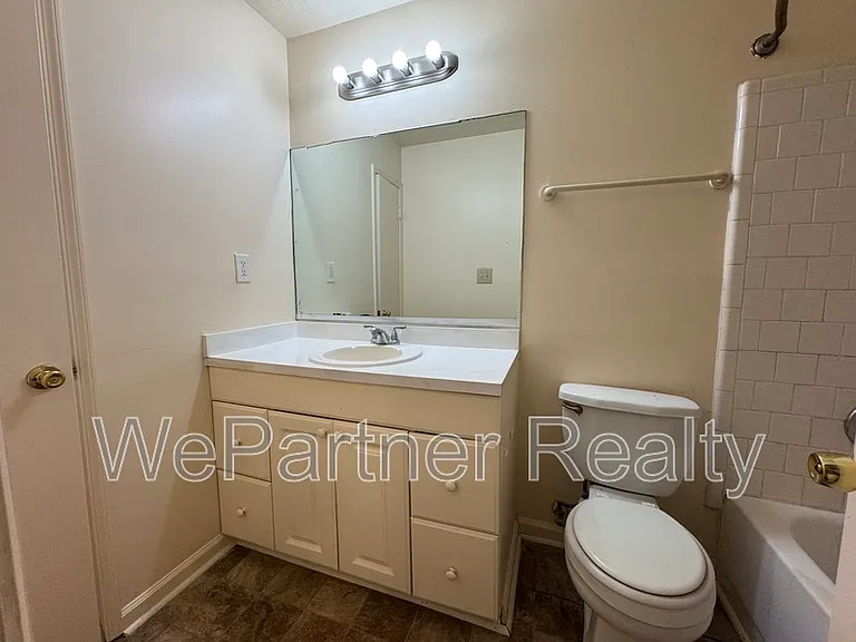 7416 Dartmouth Ct — Photo 5