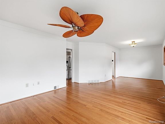 4th image of 2806 Oliver Rd