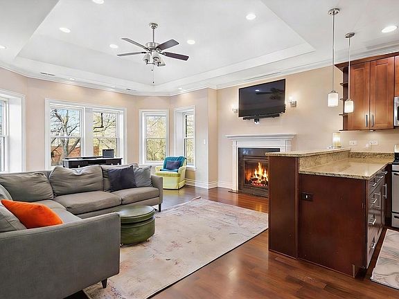 4th image of 1625 W Catalpa Ave #3