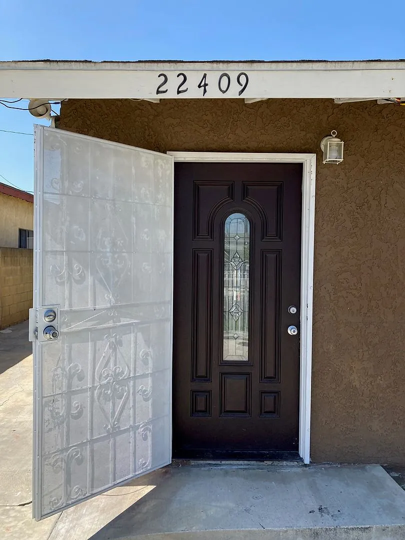 22409 Elaine Ave Charming House w/ Driveway | 3 Bed + 2 Bath — Photo 2