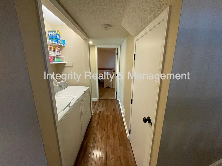 475 Chiswick Cir — Photo 19