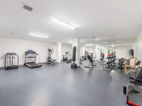 144-27 Sanford Avenue image 22 of 29