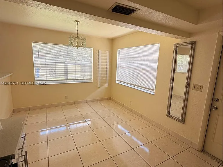 1141 NW 5th Ave #1-2 — Photo 2