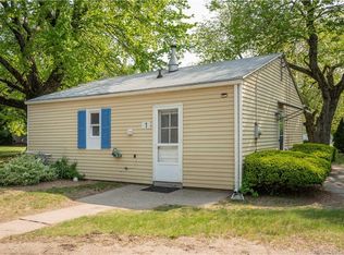 1 Lee Ln #1, Windsor Locks, CT 06096