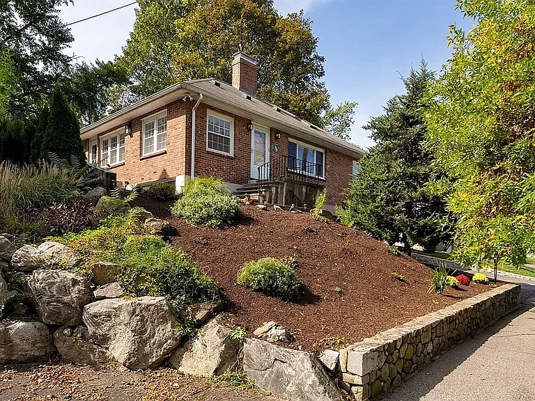 334 Mystic St — Photo 27