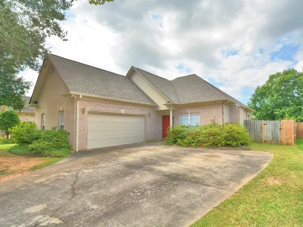 4541 Riverbirch Cir, Bessemer, AL 35022