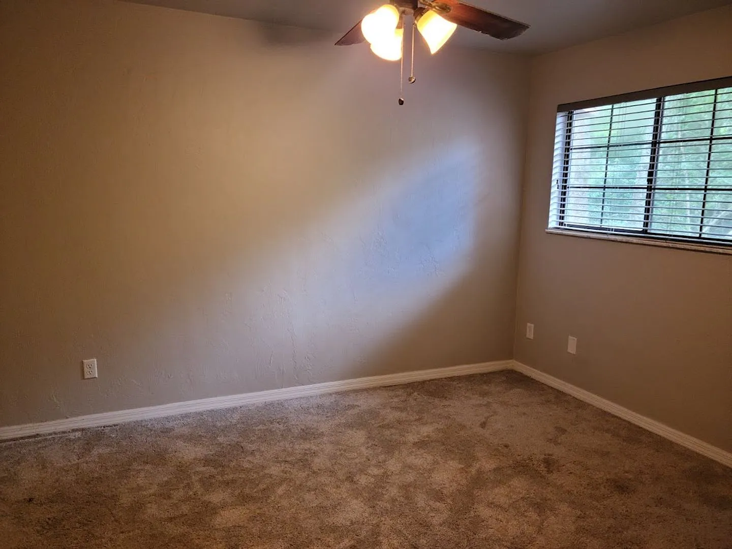 Beautifully Remodeled 2 bedroom/2 bath in Rockwood! — Photo 4