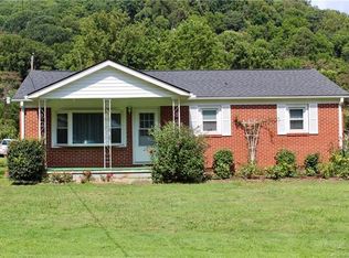 16 Cornwell Dr, WAYNESVILLE, NC 28786