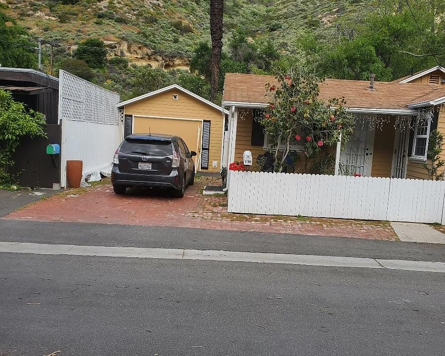 1st image of 1590 Arroyo Dr #A