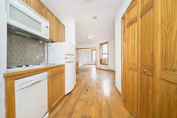 Rented by Living New York | media 8