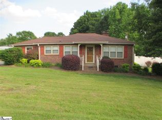 8 White Oak Rd, Woodruff, SC 29388