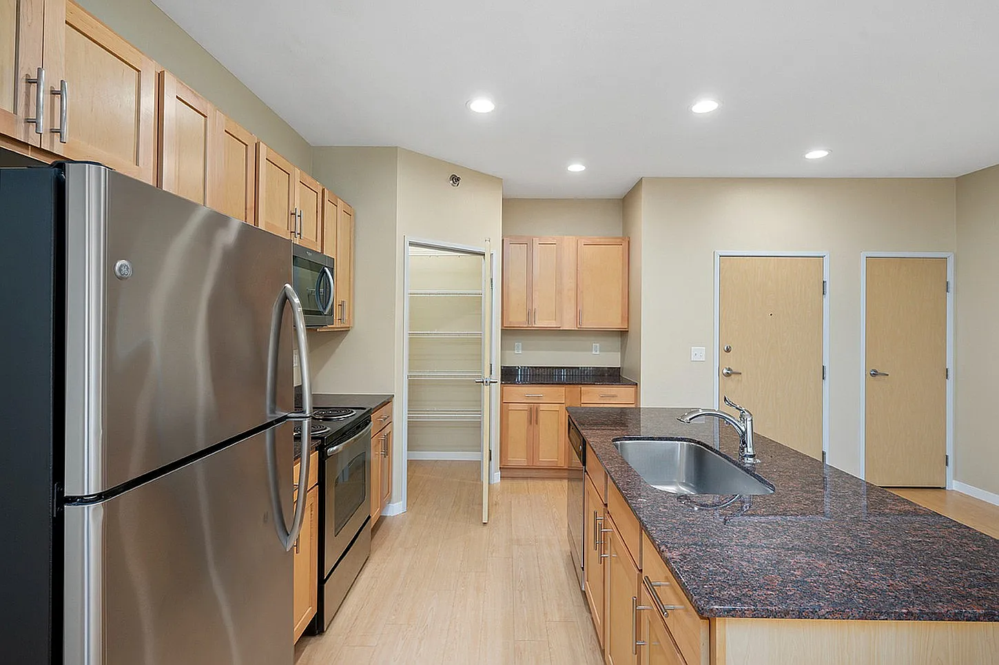 Mallview Apartments — Photo 3