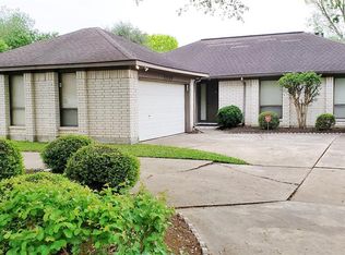 6802 Vialinda Dr, Houston, TX 77083