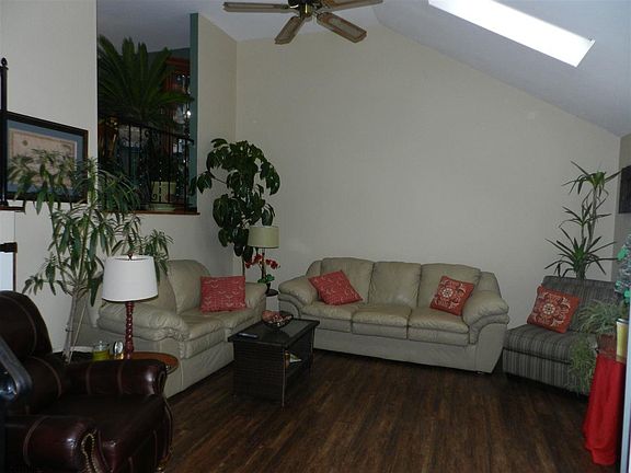 2nd image of 200 Briarwood Ln