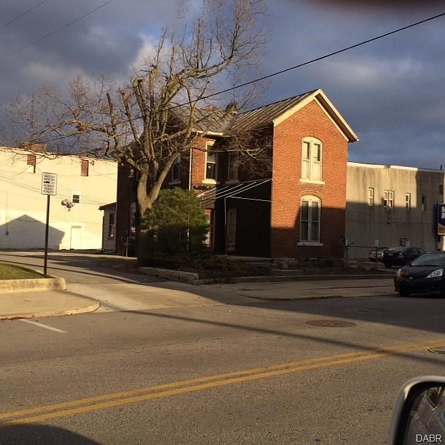 2nd image of 419 Sycamore St
